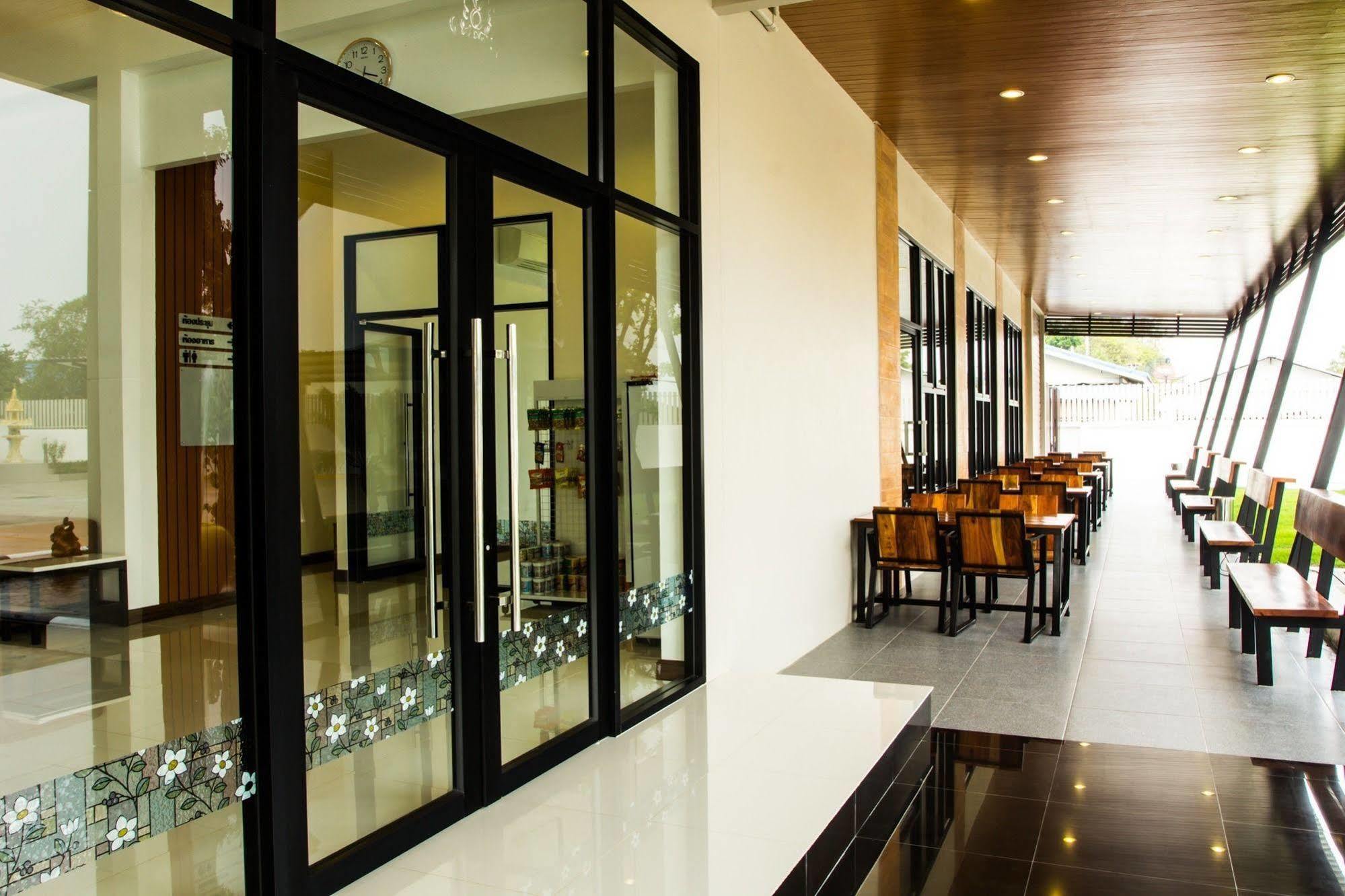Np Hotel Buriram Extérieur photo